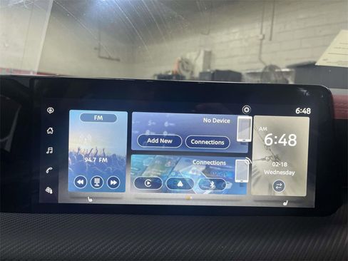 Certified 2025 Nissan Kicks SR w/ SR Premium Package image 17