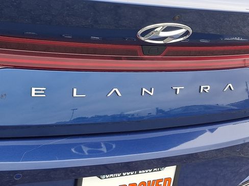 Used 2022 Hyundai Elantra Limited FWD image 31