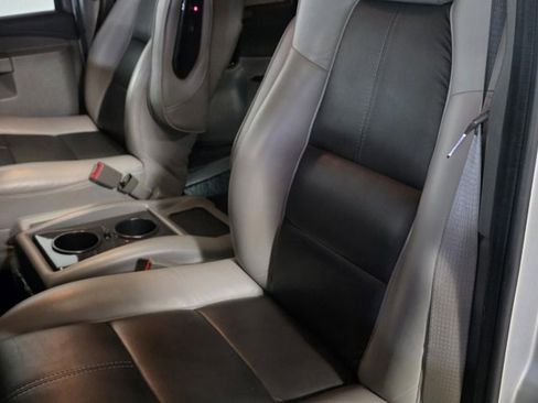 Used 2019 GMC Savana 2500 Extended w/ Enhanced Convenience Package image 13