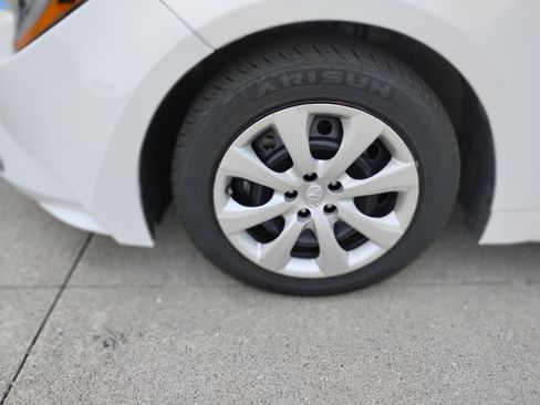 Used 2024 Toyota Corolla LE FWD image 30