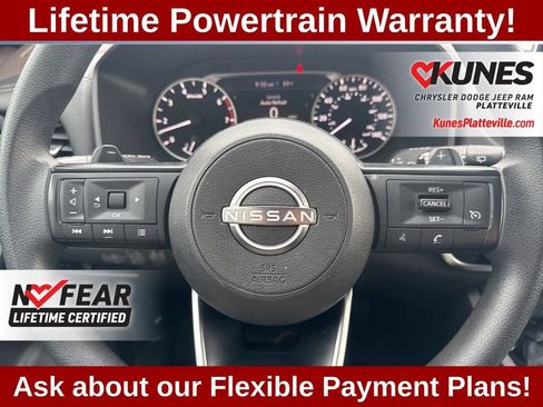 Used 2023 Nissan Rogue S image 9