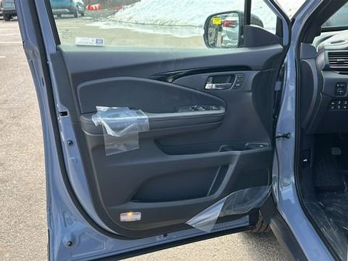 New 2026 Honda Ridgeline Black Edition image 8