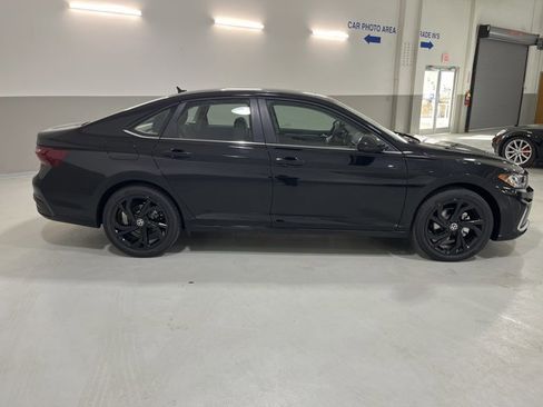 New 2026 Volkswagen Jetta SE FWD image 10
