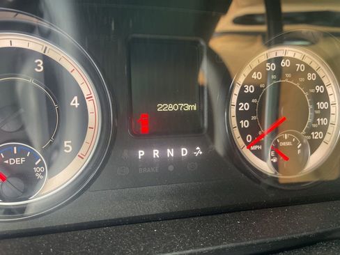 Used 2018 RAM 2500 Tradesman w/ Chrome Appearance Group image 10