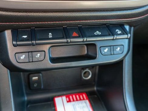 Used 2017 GMC Canyon SLE w/ All Terrain Package AWD/4WD image 28