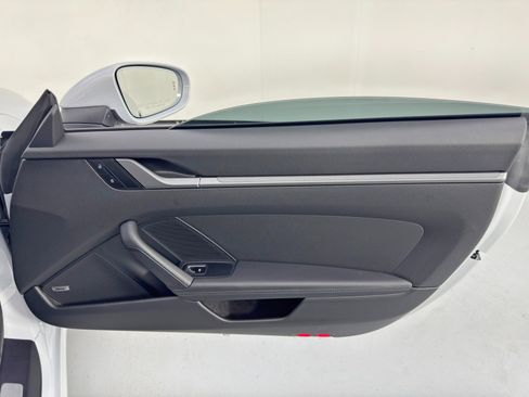 Used 2025 Porsche 911 Carrera image 39