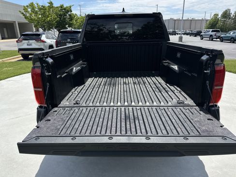 Used 2024 Toyota Tacoma SR5 w/ SR5 Upgrade Package AWD/4WD image 32