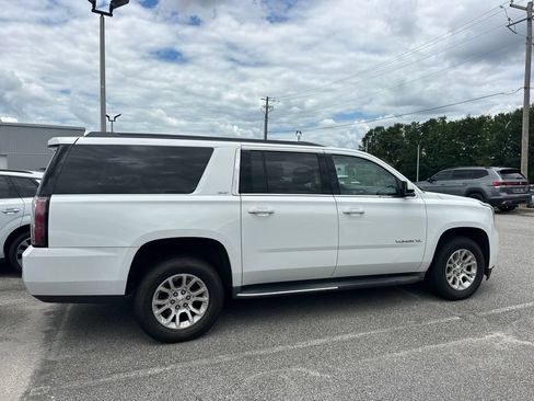 Used 2017 GMC Yukon XL SLT AWD/4WD image 4