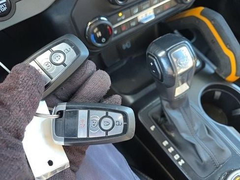 Used 2021 Ford Bronco Badlands image 20