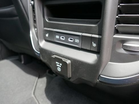 New 2026 RAM 1500 Laramie w/ Laramie Southwest Edition AWD/4WD image 15