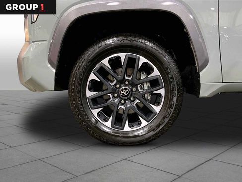 Certified 2025 Toyota Tundra Limited AWD/4WD image 11