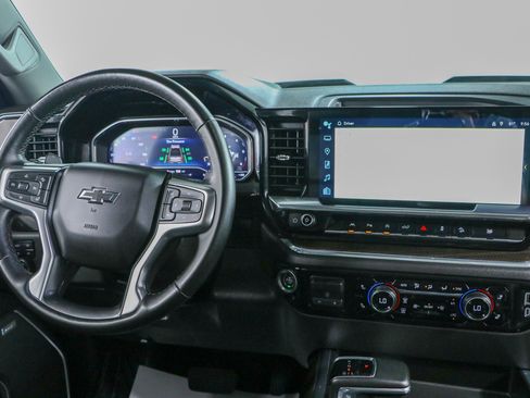Used 2024 Chevrolet Silverado 1500 LT Trail Boss w/ LT Trail Boss Premium Package AWD/4WD image 18