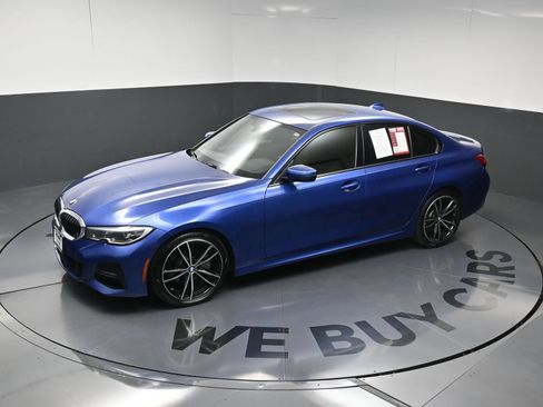 Used 2019 BMW 330i xDrive Sedan w/ M Sport Package AWD/4WD image 30