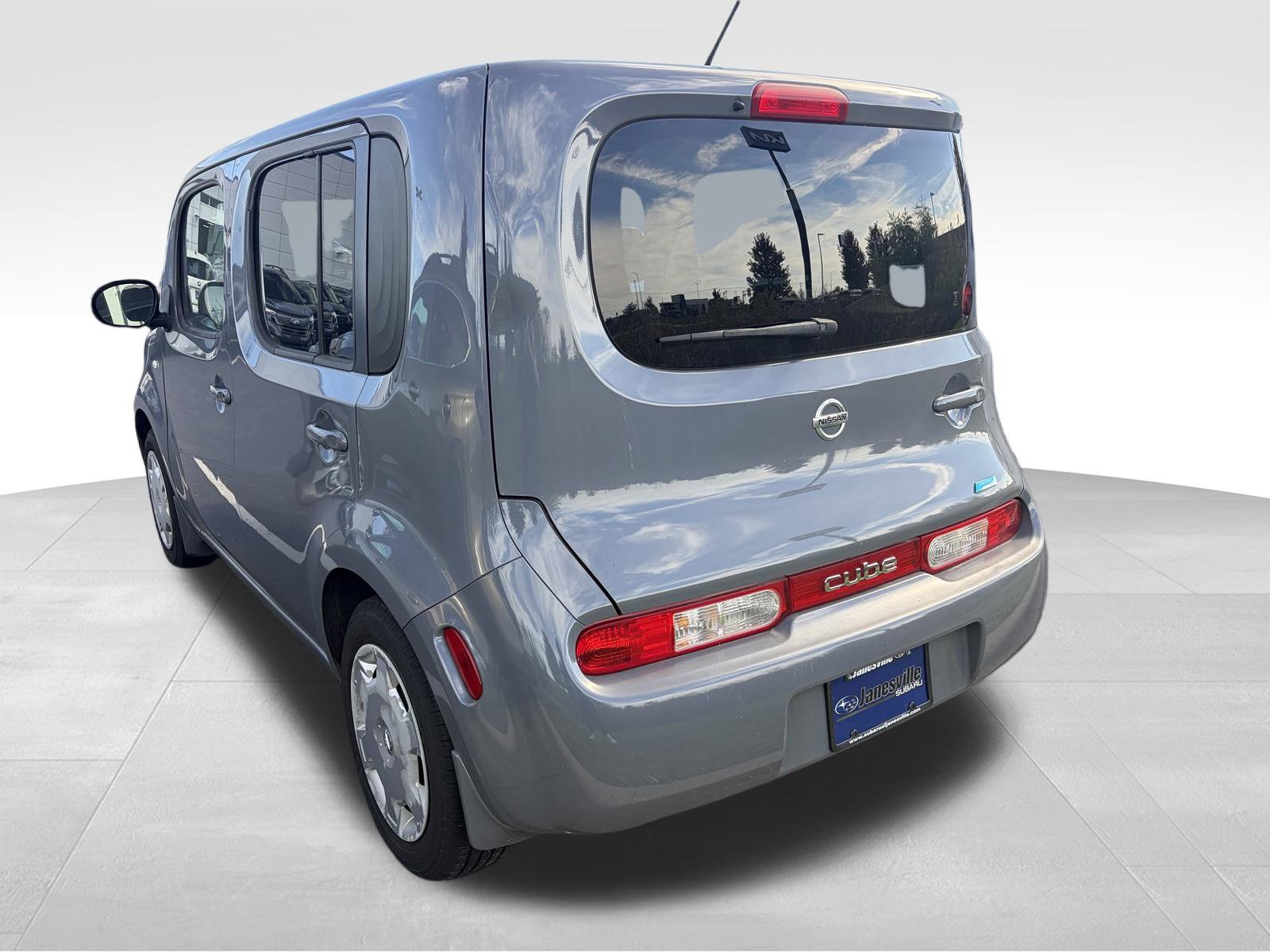 Used 2013 Nissan Cube 1.8 S w/ Interior Illumination Pkg FWD image 4