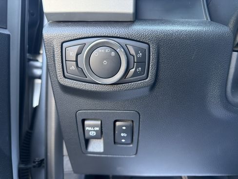 Used 2020 Ford F150 Lariat RWD image 14