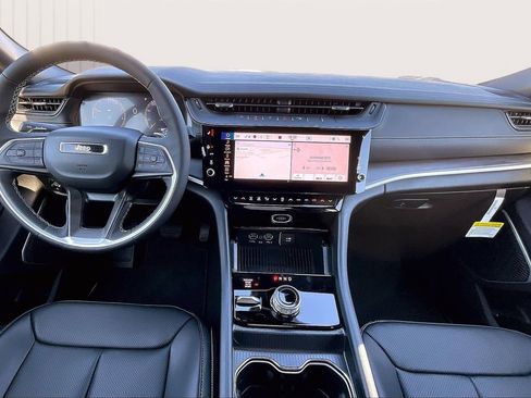 New 2026 Jeep Grand Cherokee L Limited w/ Luxury Tech Group II AWD/4WD image 10