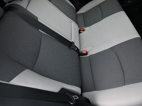 Used 2019 Toyota RAV4 XLE w/ Carpet Mat Package AWD/4WD image 22