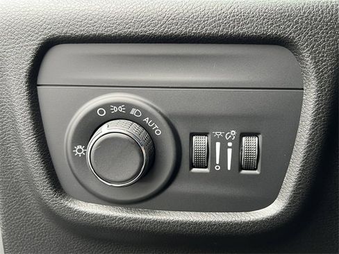 New 2025 Jeep Grand Cherokee L Laredo w/ Luxury Tech Group I image 19