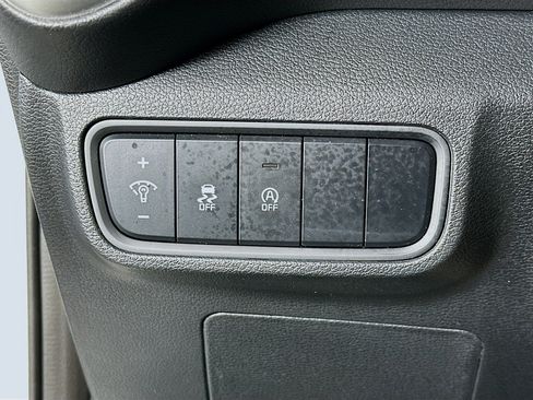 Used 2025 Kia Soul LX w/ LX Technology Package image 17