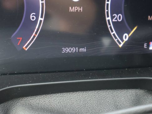 Used 2025 Jeep Grand Cherokee Altitude AWD/4WD image 30