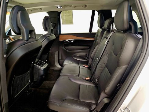 Used 2021 Volvo XC90 T6 Momentum w/ Protection Package Premier image 11