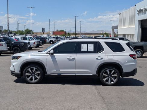 Used 2023 Honda Pilot Elite image 2