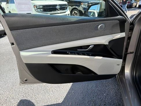 Used 2021 Hyundai Elantra Limited w/ Cargo Package image 13