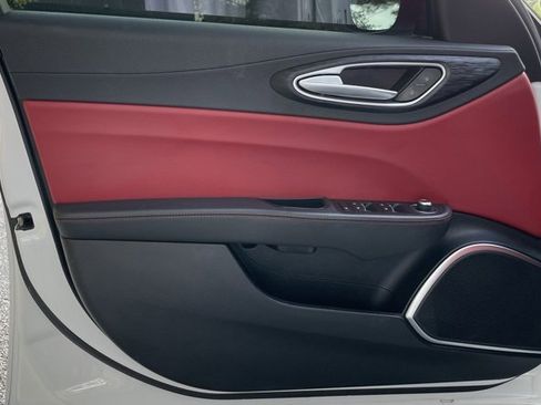 Used 2021 Alfa Romeo Giulia Sprint w/ Nero Edizione image 13