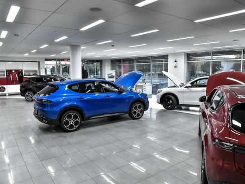 Used 2023 Land Rover Range Rover SE image 33