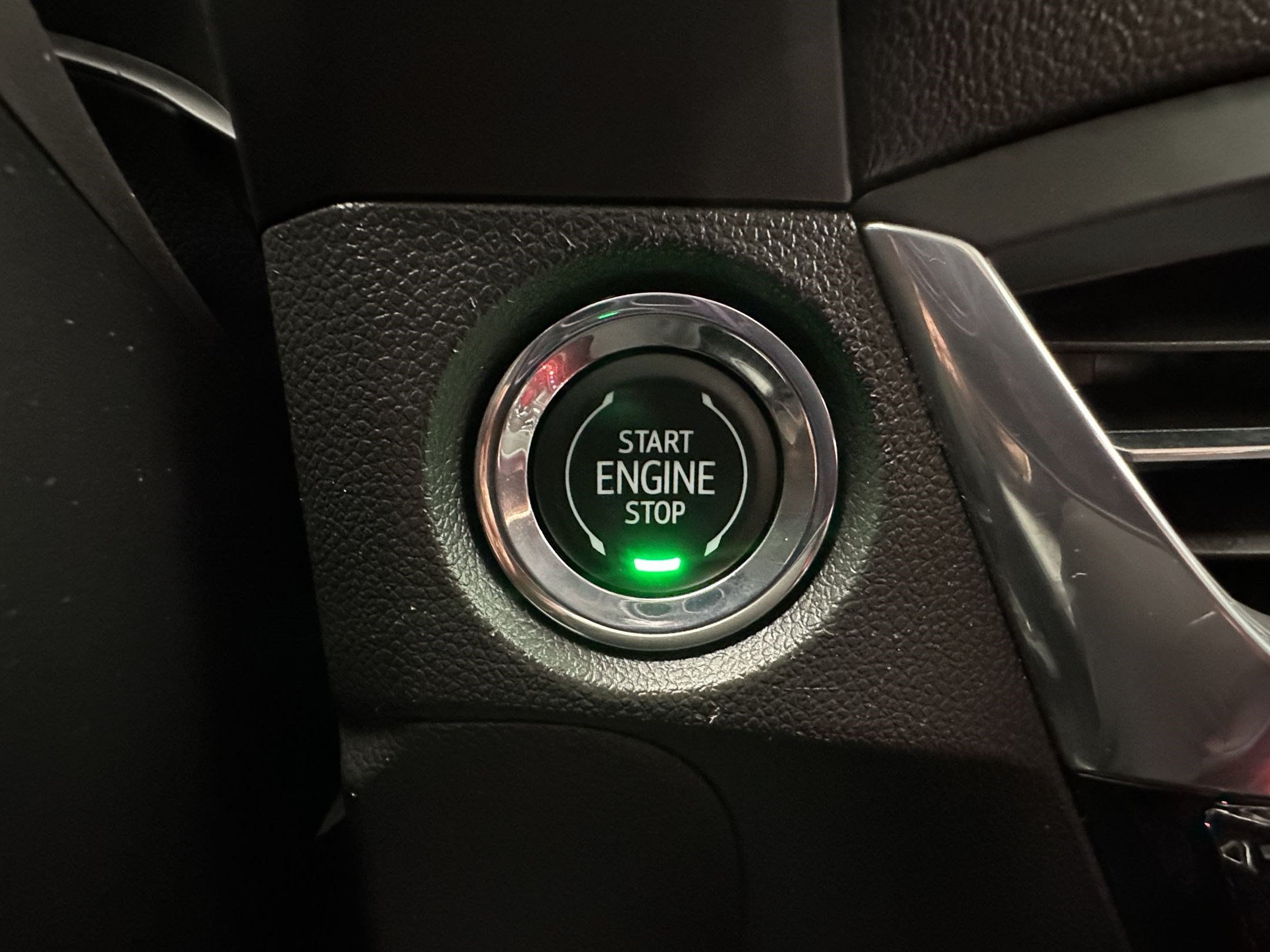 Certified 2025 Buick Encore GX Sport Touring w/ Experience Buick Package AWD/4WD image 17