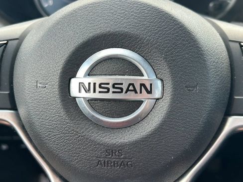 Used 2020 Nissan Versa SV FWD image 31