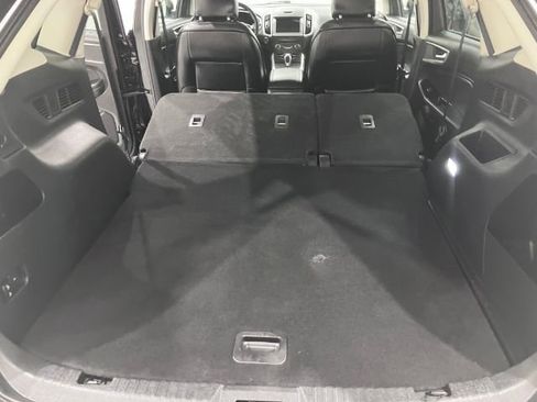 Used 2017 Ford Edge SEL image 31