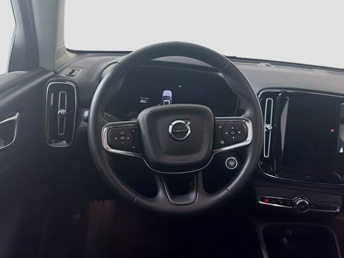 Used 2026 Volvo XC40 B5 Plus AWD/4WD image 17