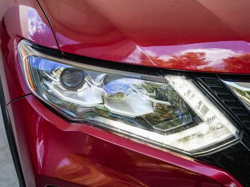 Used 2020 Nissan Rogue SL w/ Premium Package AWD/4WD image 8