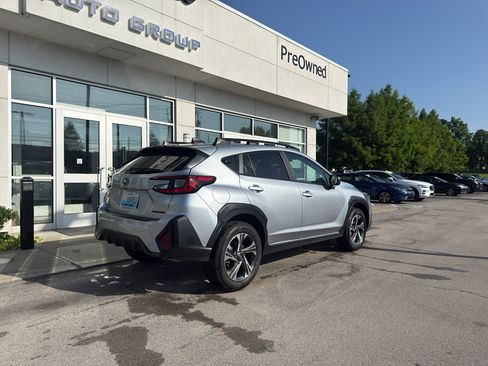 Used 2026 Subaru Crosstrek 2.5i Premium AWD/4WD image 3