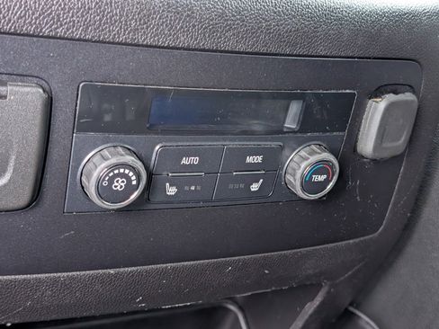 Used 2018 GMC Yukon SLT AWD/4WD image 19