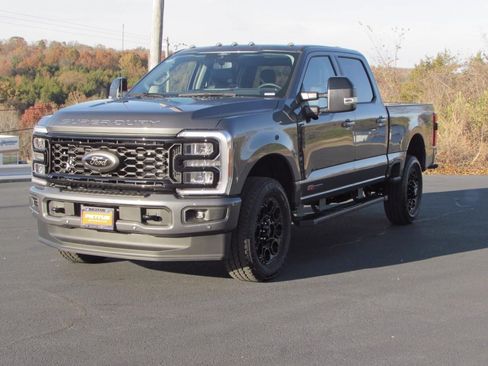 New 2026 Ford F350 Lariat w/ Black Appearance Package AWD/4WD image 3