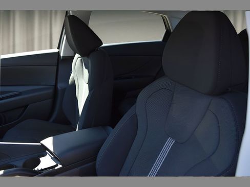 New 2026 Hyundai Elantra SE FWD image 25