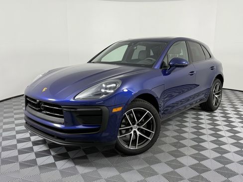 New 2025 Porsche Macan image 1