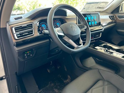New 2026 Volkswagen Atlas SE FWD image 13