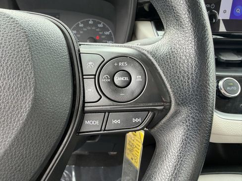 Used 2024 Toyota Corolla LE image 23