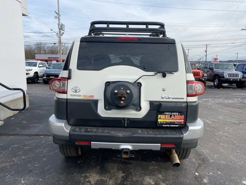 Used 2014 Toyota FJ Cruiser 4WD image 5
