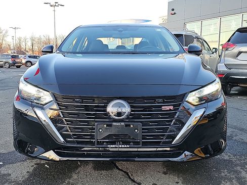 Used 2025 Nissan Sentra SR w/ SR Premium Package image 2