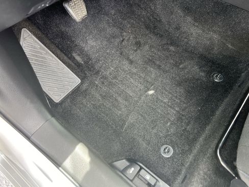 Used 2020 Toyota Corolla SE image 17