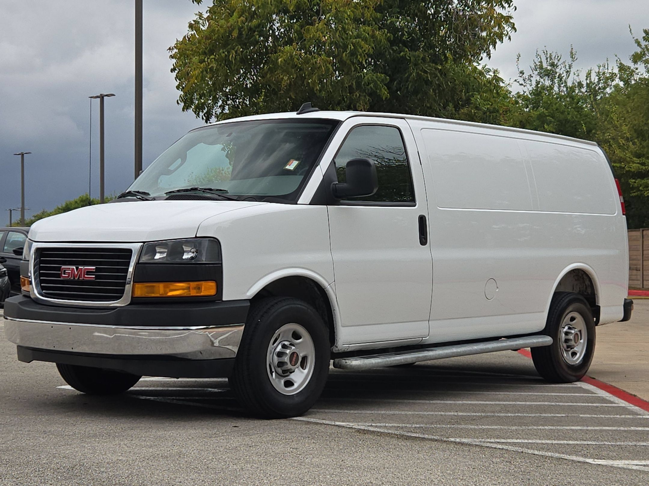 Used 2025 GMC Savana 2500 w/ Driver Convenience Package RWD image 8