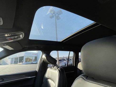 New 2025 Jeep Grand Cherokee Limited image 2