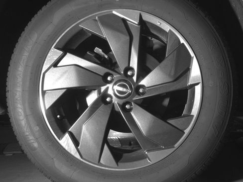 Used 2025 Nissan Rogue SV AWD/4WD image 15
