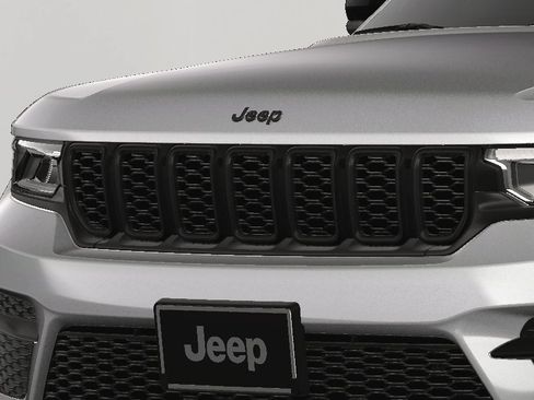 New 2025 Jeep Grand Cherokee Altitude image 11