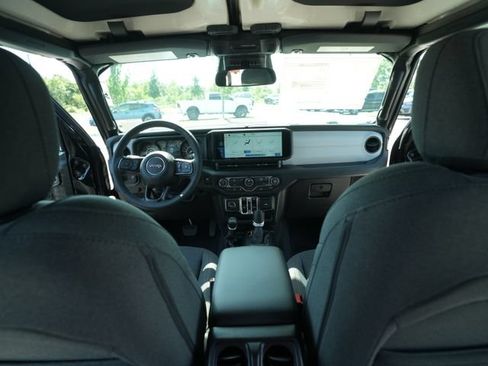 New 2026 Jeep Gladiator Sport w/ Dual Top Group AWD/4WD image 21