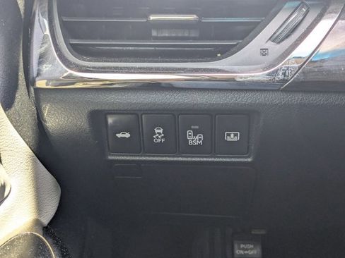 Used 2015 Toyota Avalon Limited w/ Technology Package FWD image 17